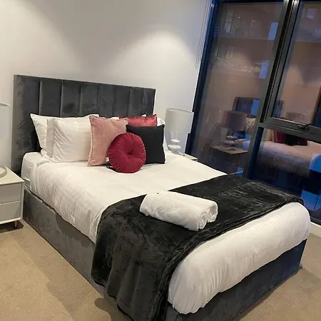Modern 3 Bedroom Apartment In Southbank Melbourne Exterior photo